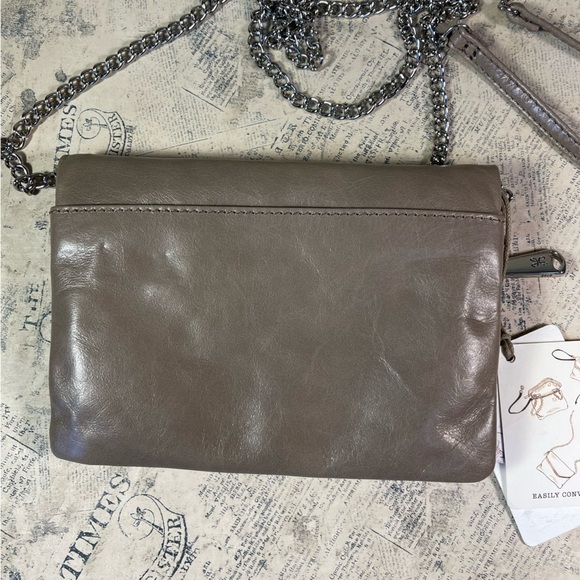 Hobo Daria Tan Leather Crossbody Clutch - Picture 11 of 12
